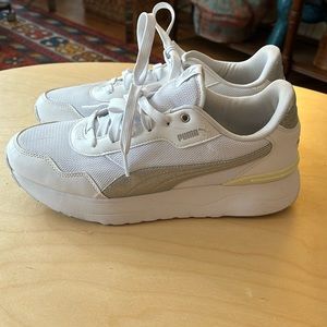 Puma R78 Voyage Distressed White Silver Women’s Sneaker